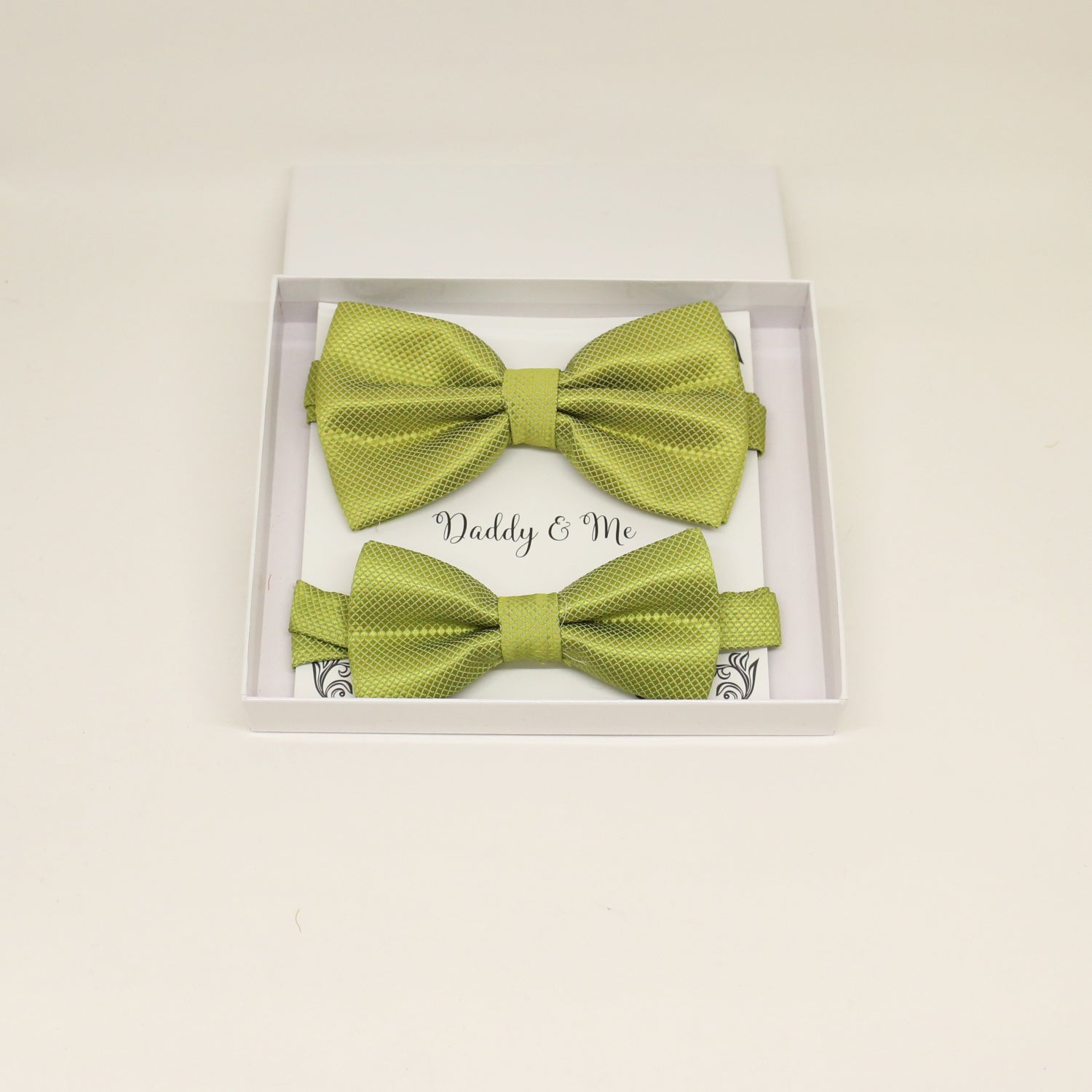 Green Bow tie set for daddy and son, Daddy and me gift set, Grandpa and me, Green Kids Toddler bow tie, Green bow tie set, Grandpa gift